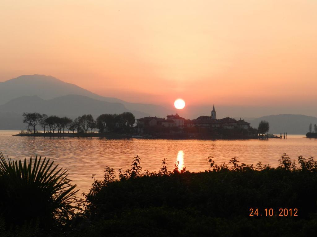 Albergo La Ripa Baveno Exterior photo